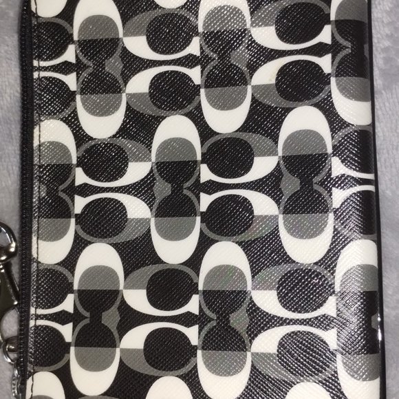 Coach wristlet - Picture 2 of 5